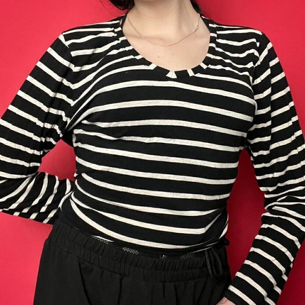 Hand sewn / black and white horizontal striped long sleeve 🖤🤍​​​​​​​​​​​​​